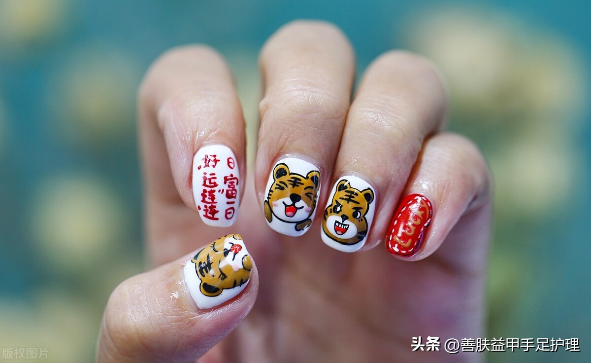 吃什么东西补指甲盖,指甲发白缺什么营养吃啥补