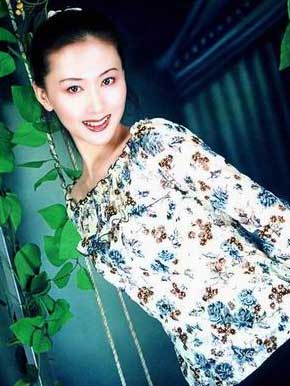 人体模特汤加丽：丈夫抛弃，父亲嫌弃，45岁仍单身，后悔了吗？