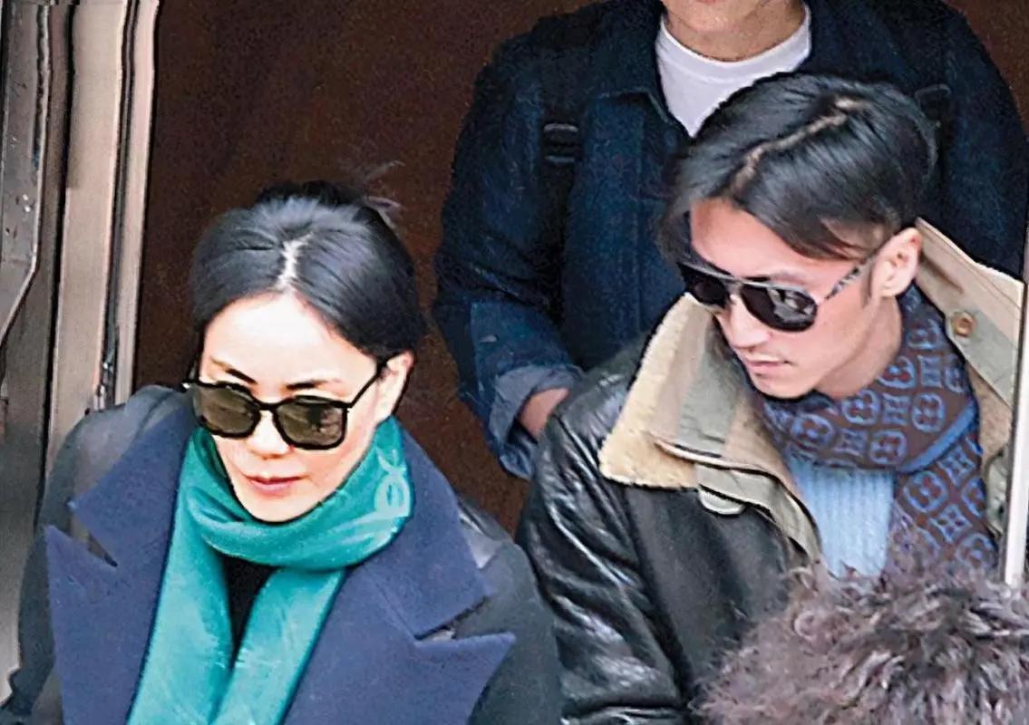 王菲谢霆锋高调秀恩爱久违的同框,网友晒王菲谢霆锋同框照