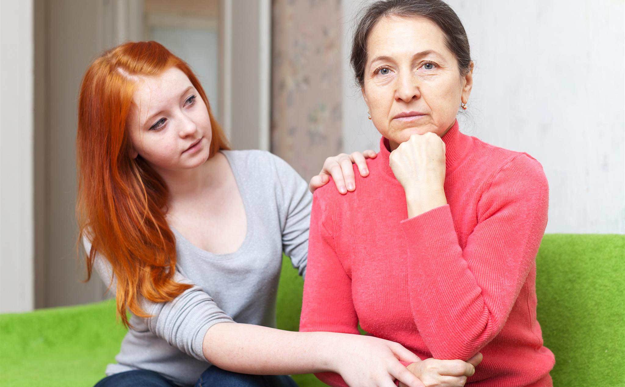 婆婆带着孙子来伺候我坐月子,婆婆过来伺候我儿媳妇坐月子