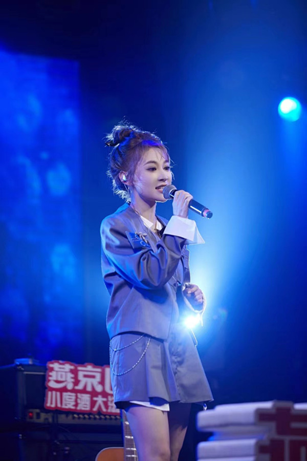 刘洋洋新歌《远山有光》全网上线网友直呼：2023最好听最励志歌曲