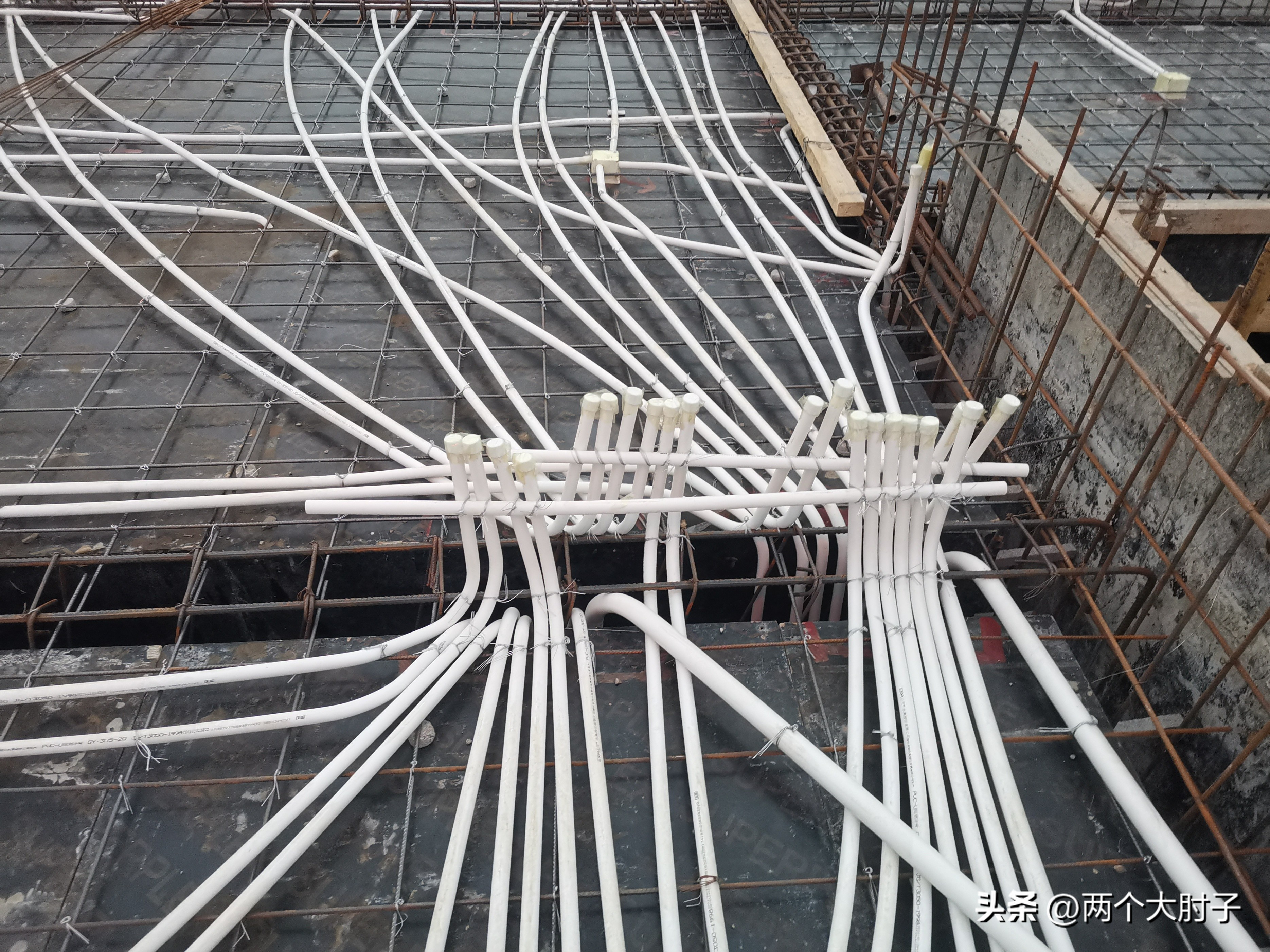 楼顶楼板裂缝,楼板裂缝控制