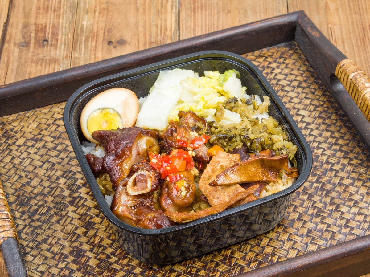 餐饮申请外卖需要什么证件,餐饮只做外卖平台需要办哪些证件