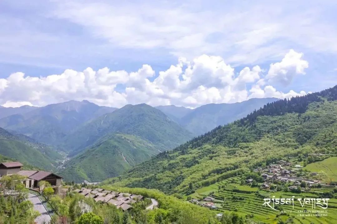 九寨沟丽思卡尔顿隐士度假酒店,全球第一百家丽思卡尔顿