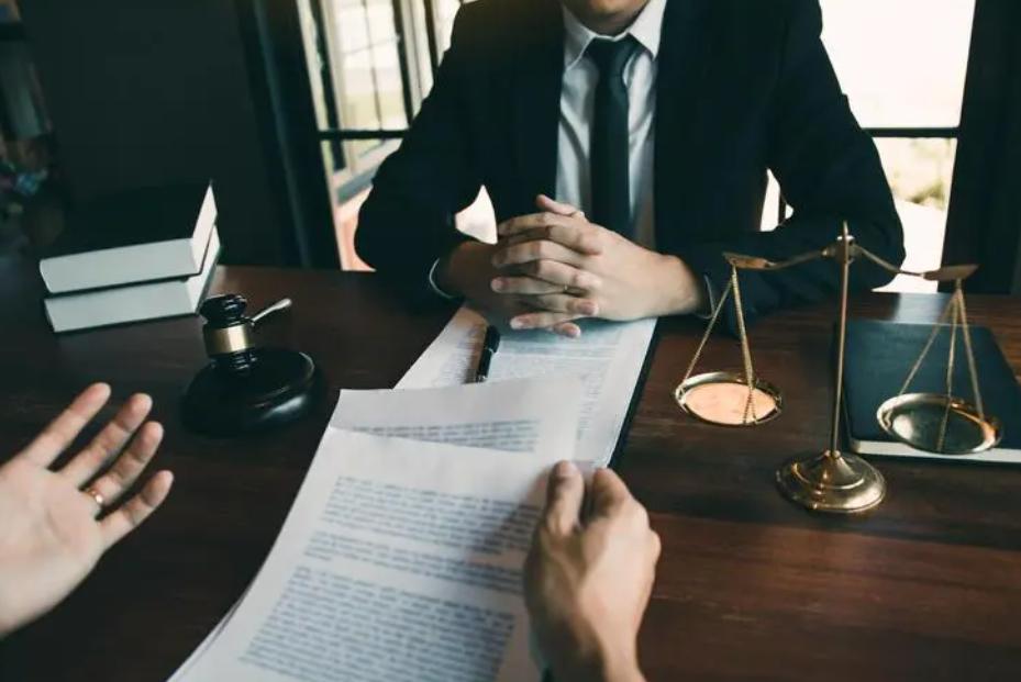 2014广西男子驾车肇事逃逸,广西肇事车撞人逃逸