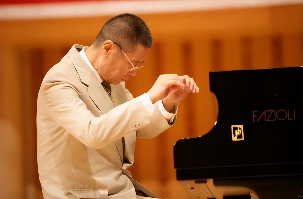 刘诗昆与孙颖及小孩合影,刘诗昆孙颖感情经历