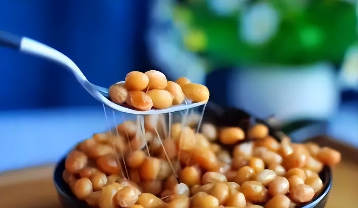 日本的纳豆都怎么吃,日本的传统纳豆