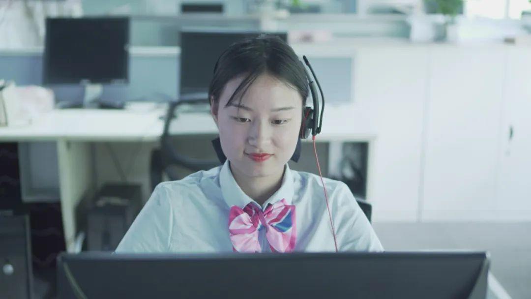 爱成都，迎大运！中国电信四川公司开通英语热线为大运健儿加油