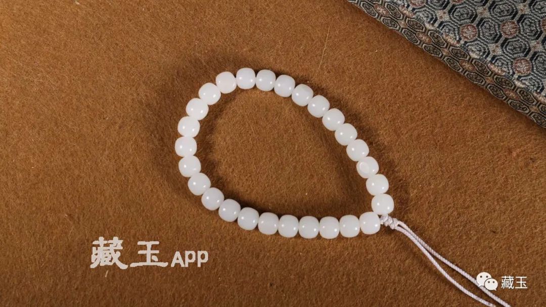 一颗珠子价值4000元,一颗珠子三十元