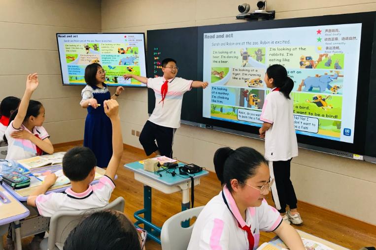 在编教师选择在乡镇好还是城里,小县城的教师好当吗