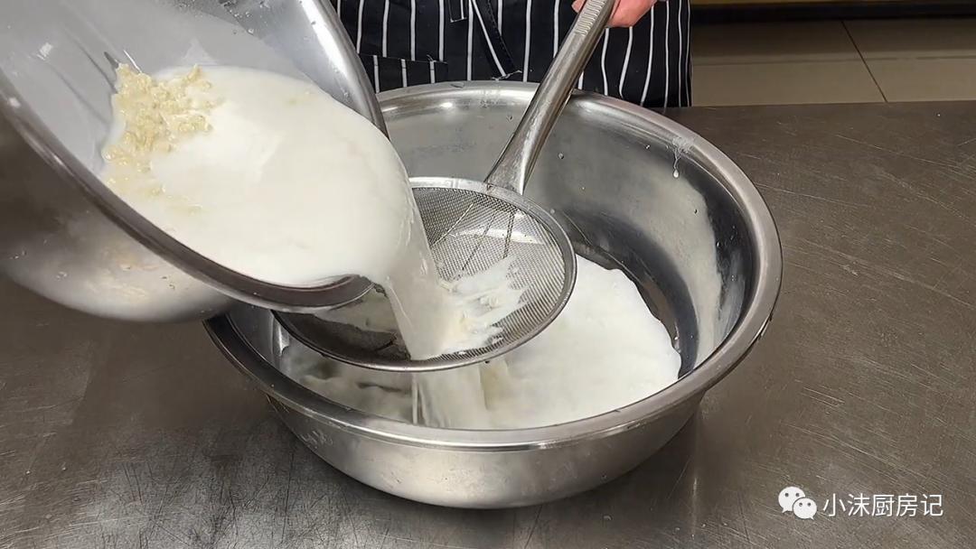 凉皮好不好吃全靠红油香不香,凉皮要怎么吃才最好吃