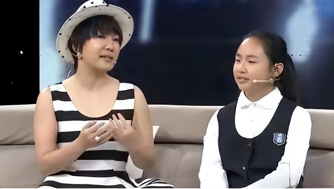 周艳泓的红裙图片,周艳泓惊艳写真图片