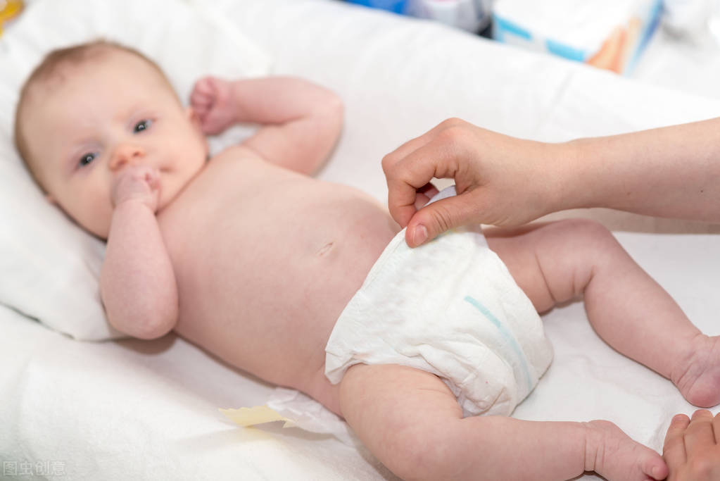 给孩子用便宜的纸尿裤,给娃买几十块的纸尿裤