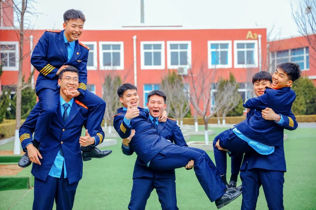 大连中港通关学校,大连中港通关学校位置