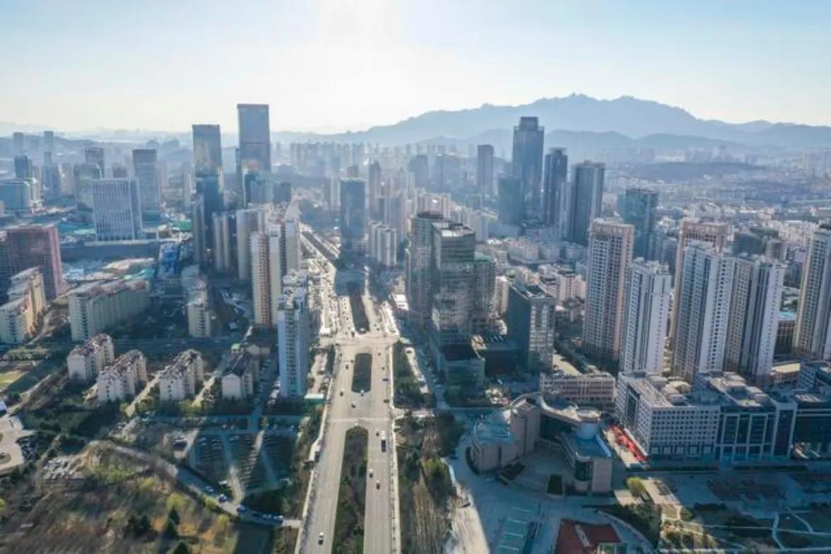 为什么说青岛黄岛的房子有前途，青岛经济总量3分之1都在这。