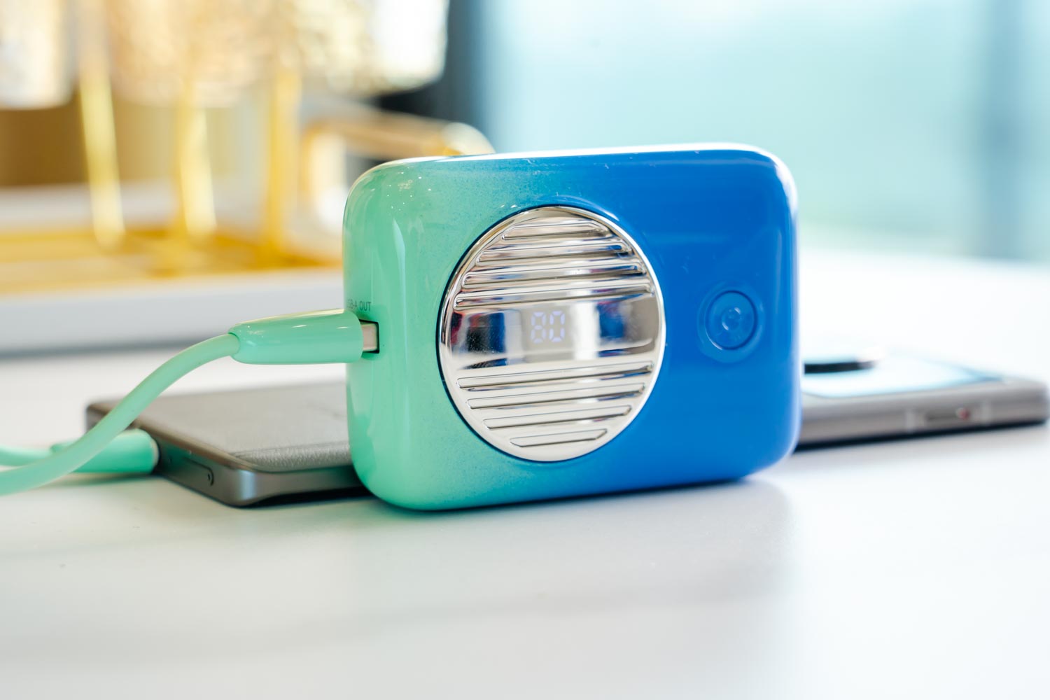 q10充电宝,迷你q10快充充电宝