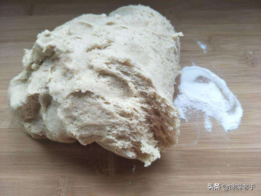 酵母发面有酸味怎么补救,发面时发酵粉放多了怎么办