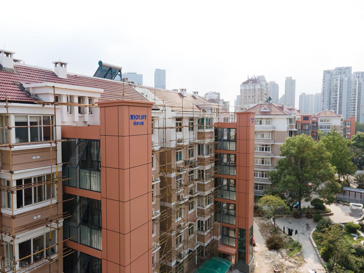 旧楼加装电梯，6楼后悔了：多花了钱，换来4个“新麻烦”