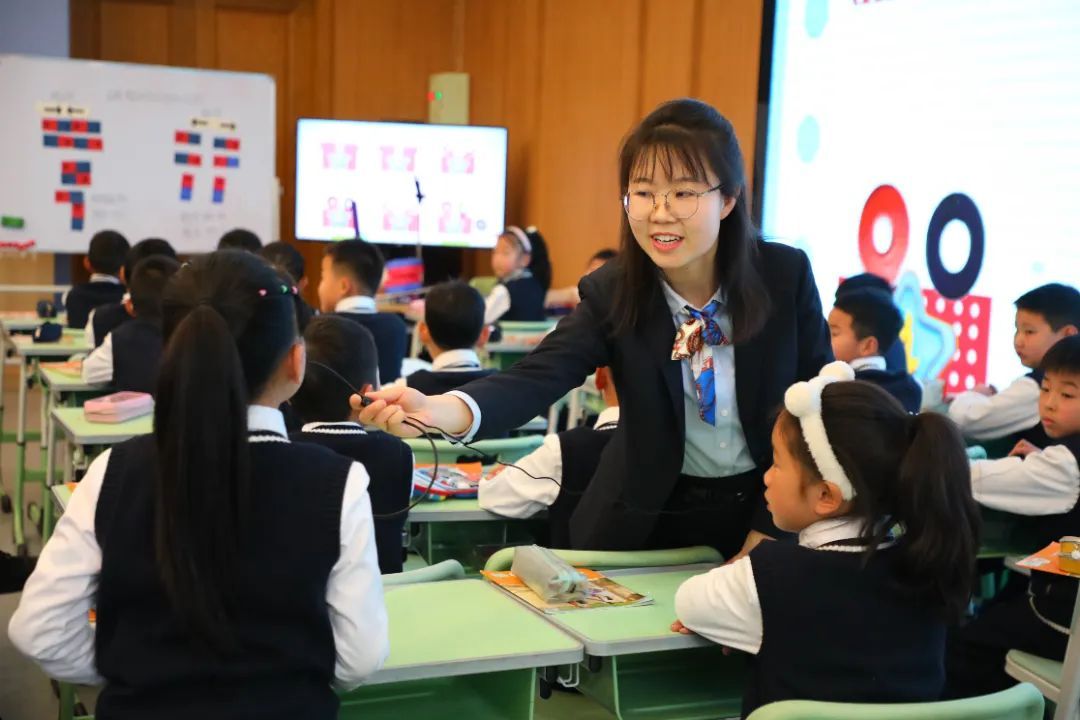 德阳市小学科学研讨活动在德阳巴川中学举行