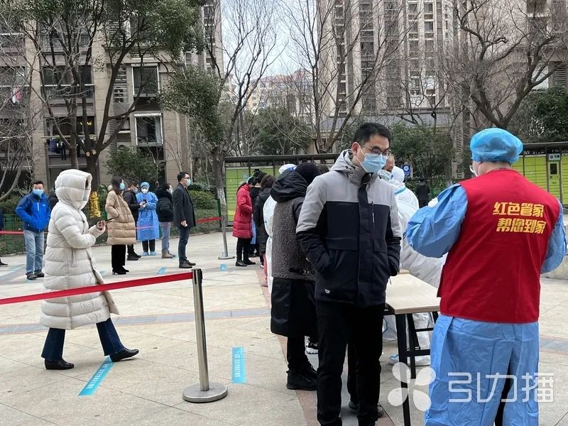 苏州已81例阳性，紧急拨付1.2亿用于疫情防控|黄码孕妇顺产“虎妞”、老人坐上采样接送车