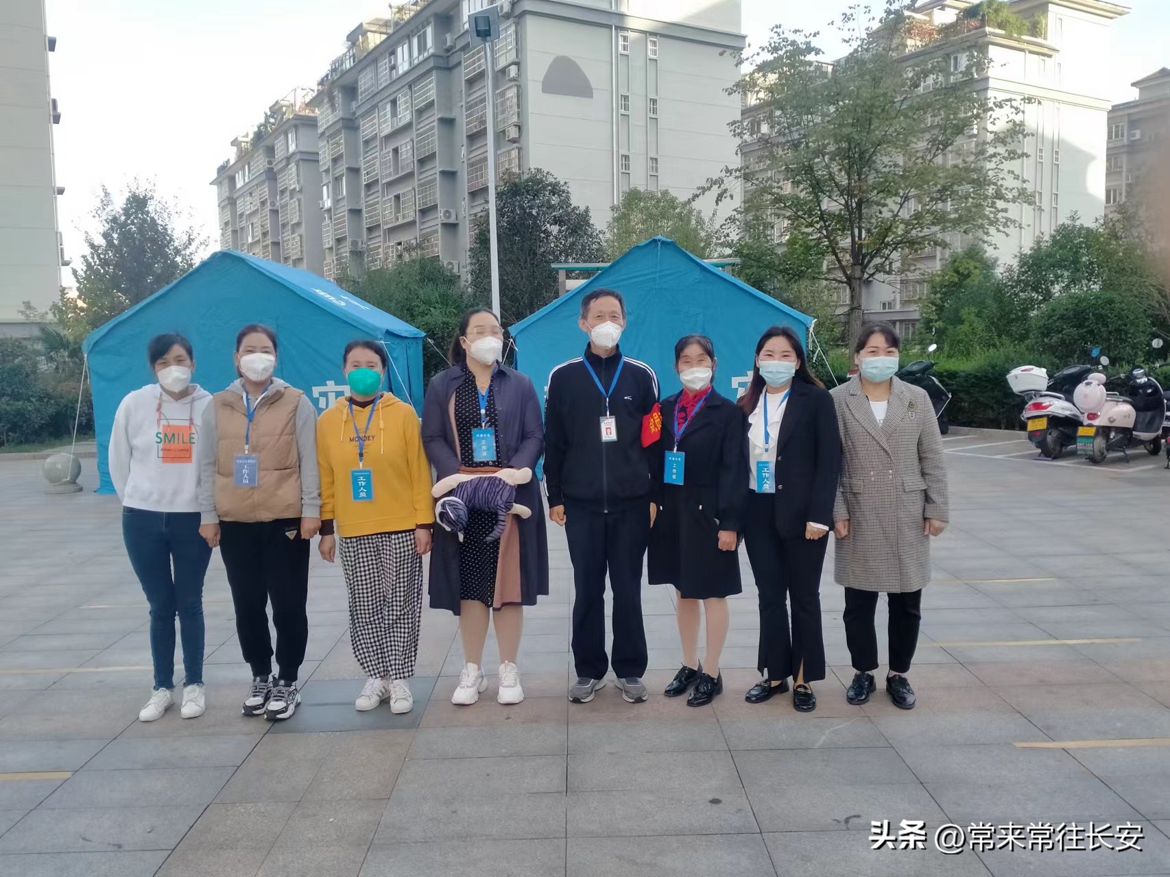 疫情无情人有情危难之中显担当市县机关下派金山小区的*党**员志愿者