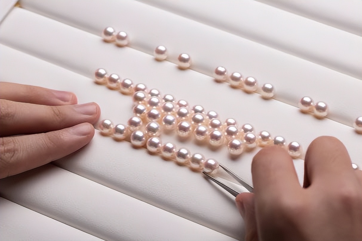 英国王室为什么喜欢珍珠,英国王室为什么有那么多珠宝