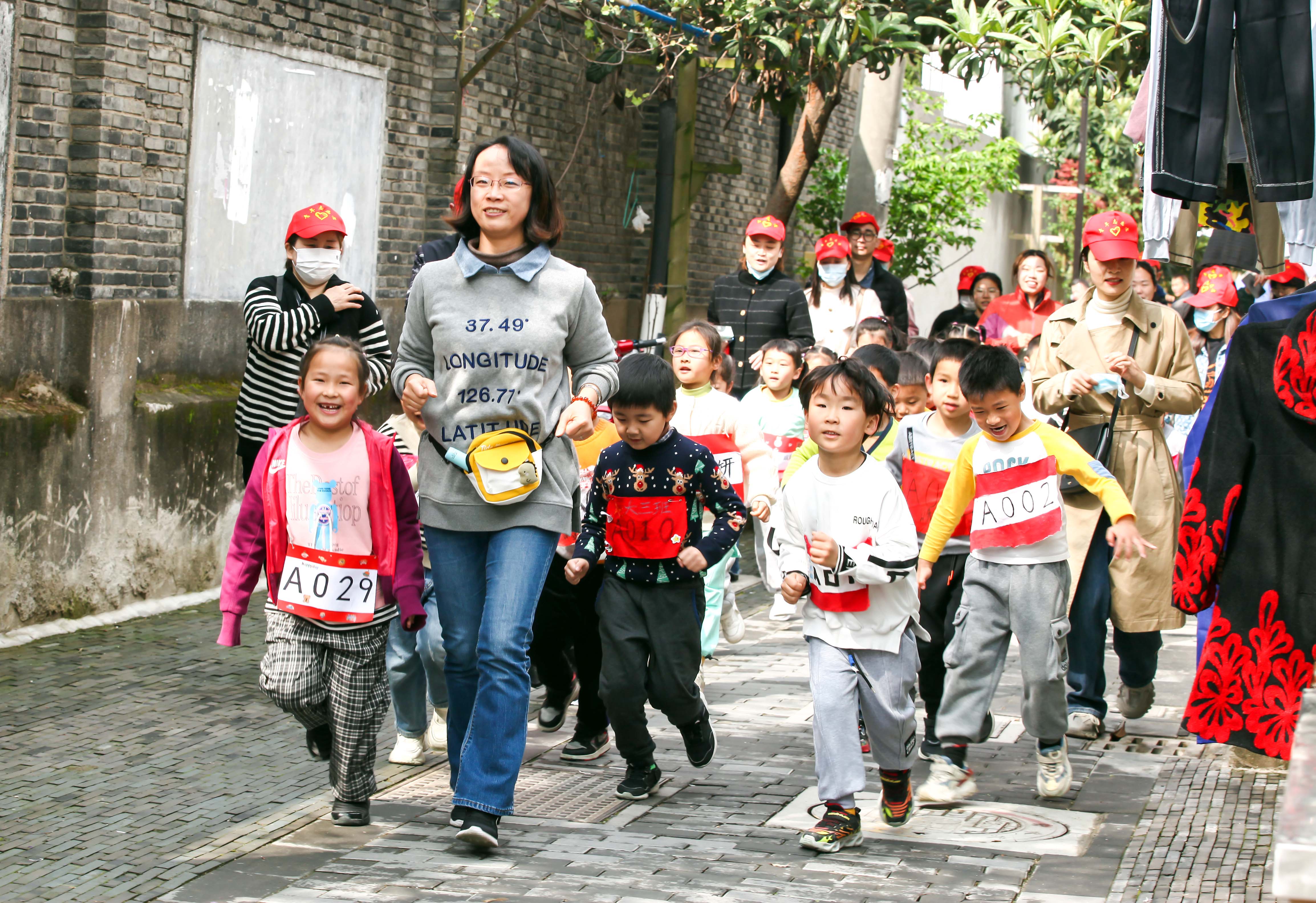 苏州：跑进古城，虹桥幼儿园小朋友探索古巷的秘密