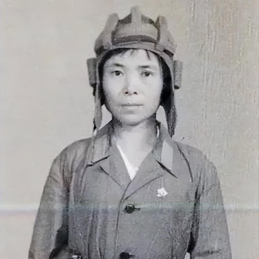 80岁老太捐款5万被劝回,老人转账300万被银行报警真相感人