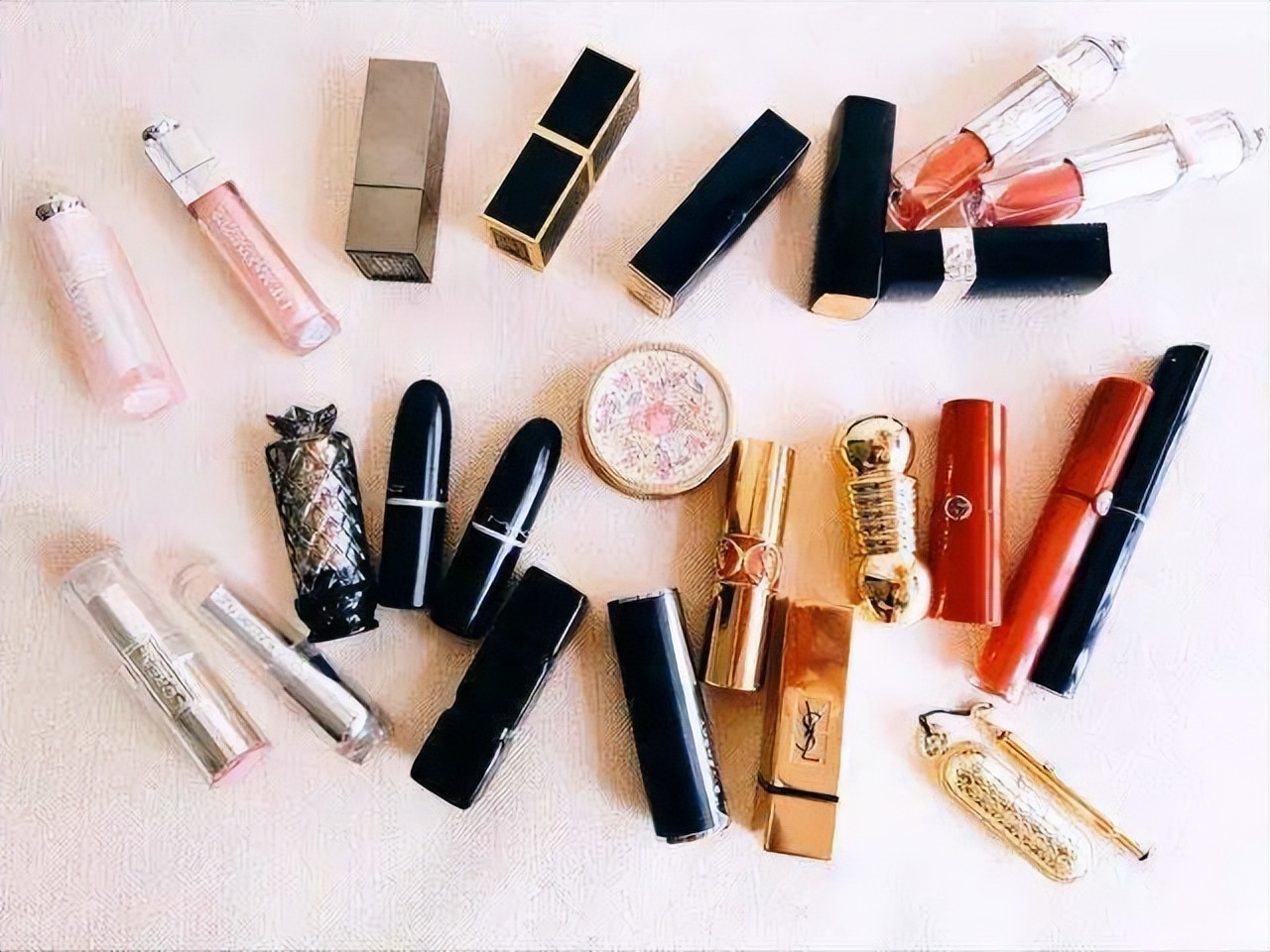 追女生女生主动要礼物,喜欢你的女人不会主动问你要礼物