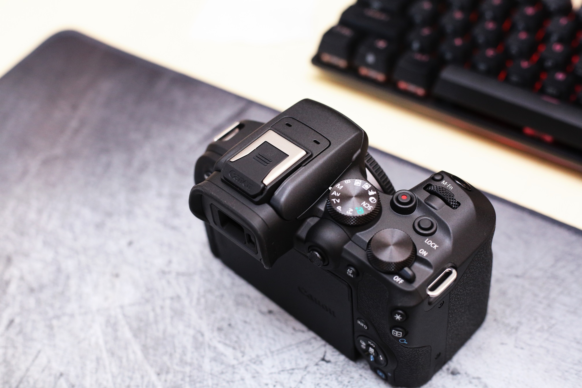 佳能5d3和佳能r10哪个好,佳能5d3和佳能r10对比