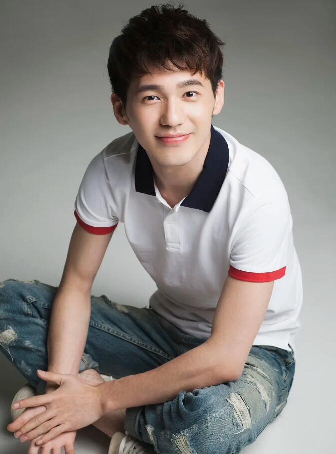 靳东和雷佳音近况,雷佳音和靳东谁的名气更大