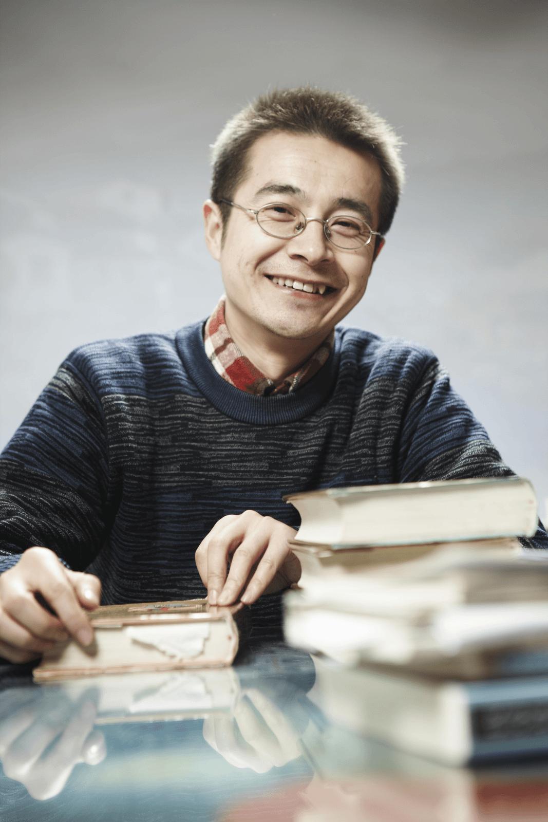 令人难忘的老师800字初中作文,难忘的语文老师