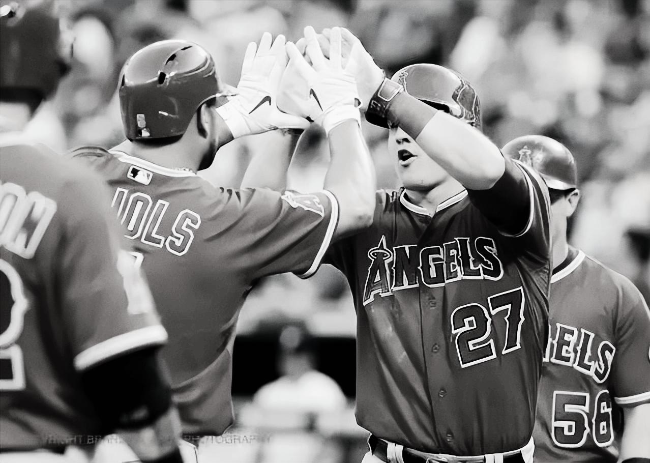 足球垒球游戏,软式棒垒球和足球