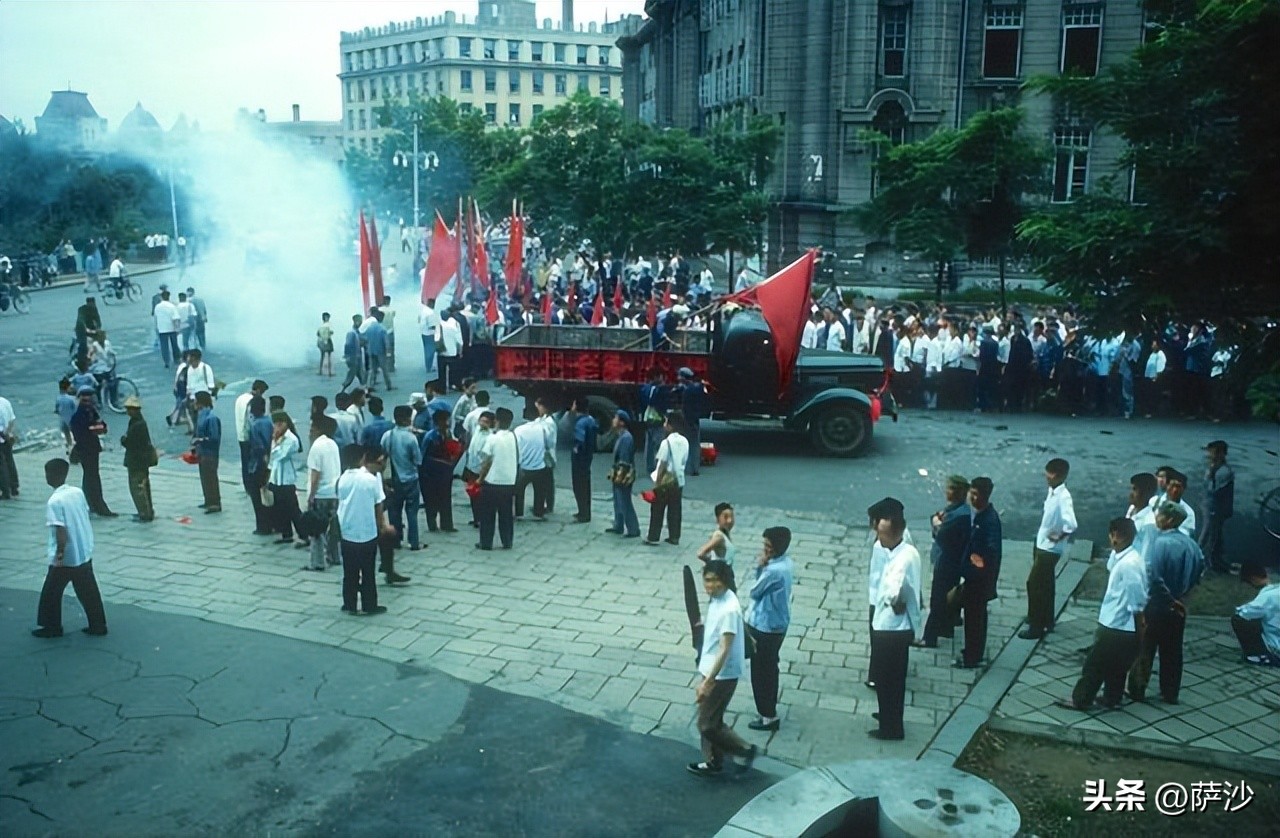 六七十年代的中国想当司机难不难？1908年8月12日第一辆T型车下线