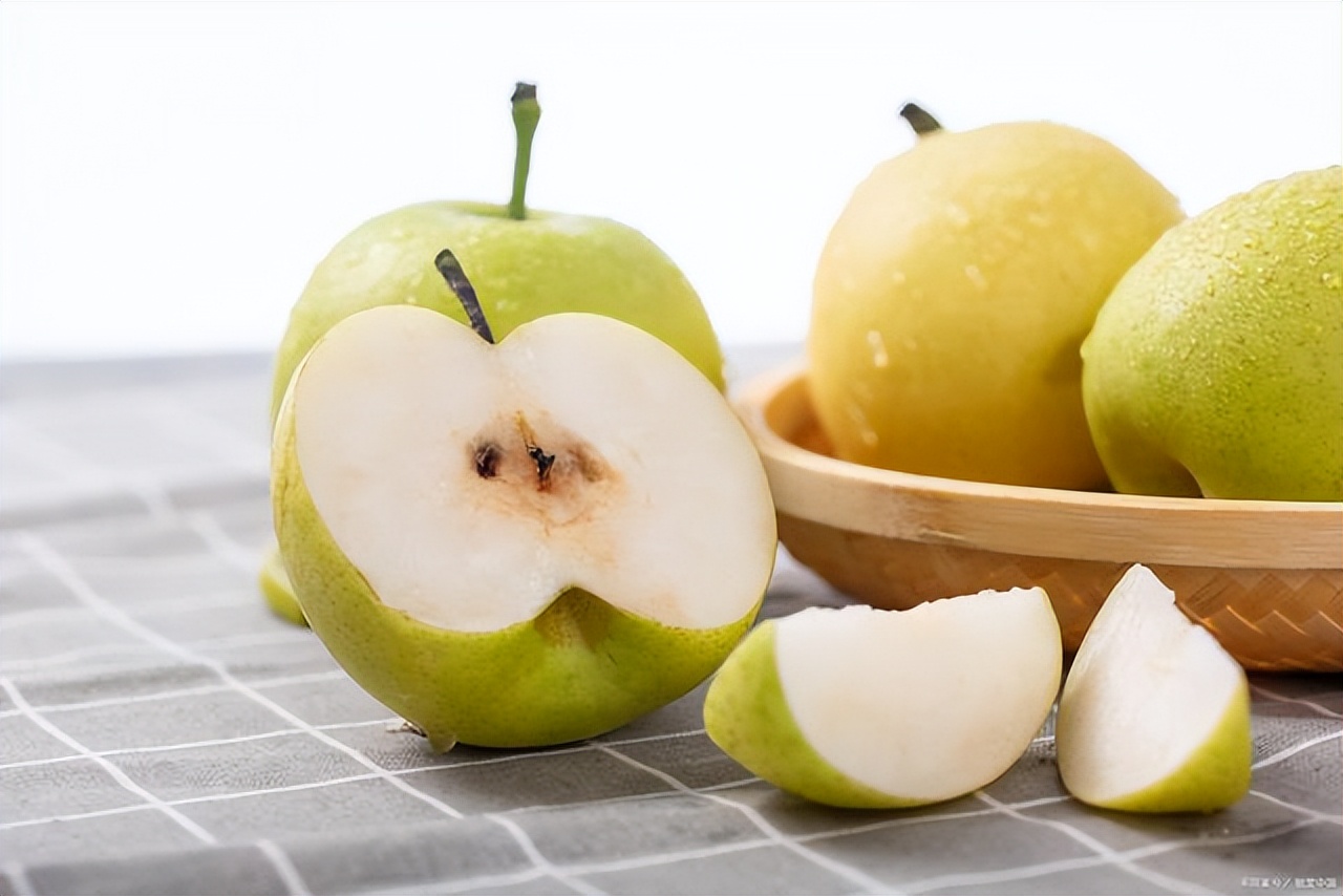 长期吃腐烂发霉的水果蔬菜的后果,发霉的水果食物对身体有多大危害