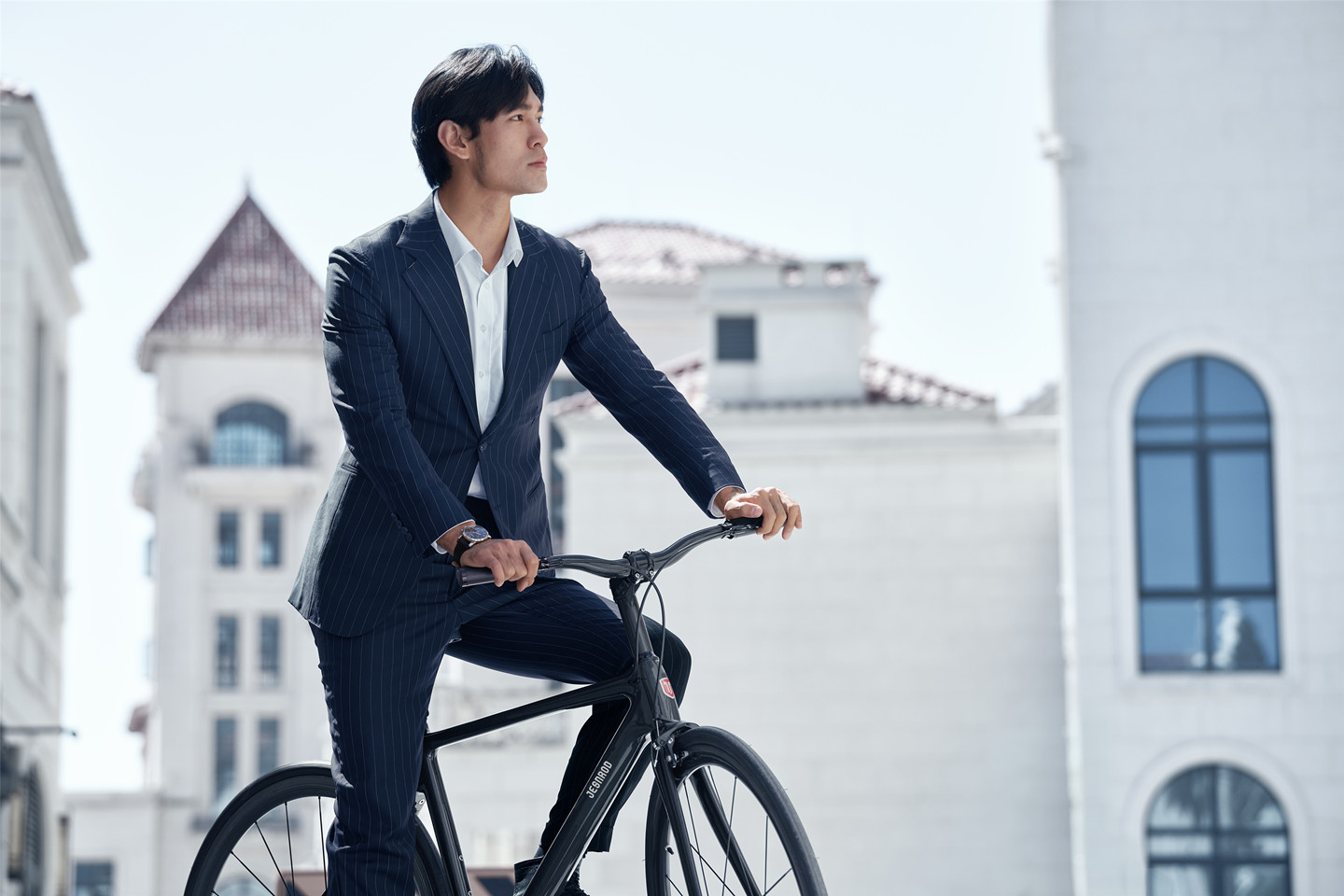 小米众筹碳纤维自行车,通勤高颜值自行车