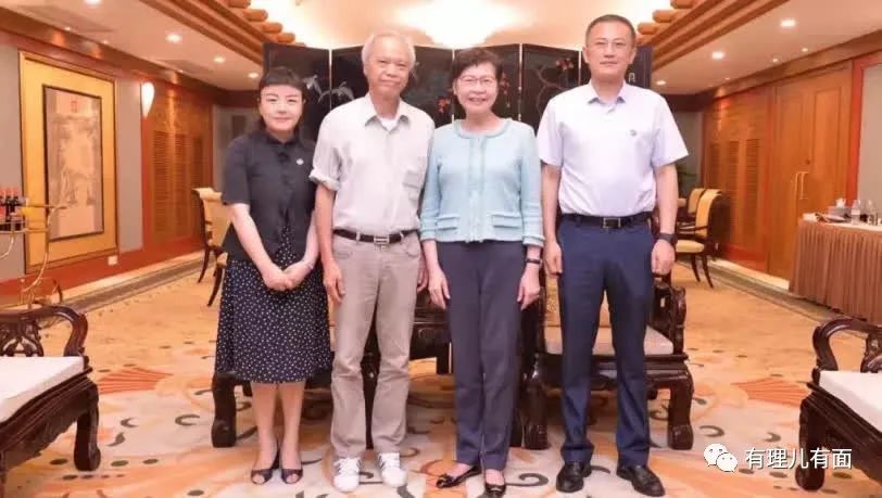 卸任后，林郑月娥如常上街买菜