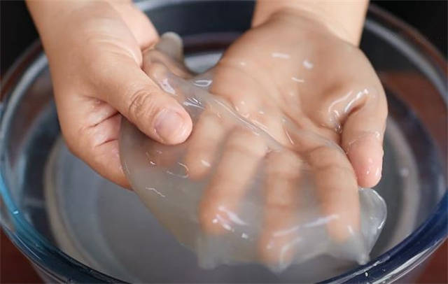 商用红薯粉皮的制作过程视频,红薯淀粉做粉皮的做法大全