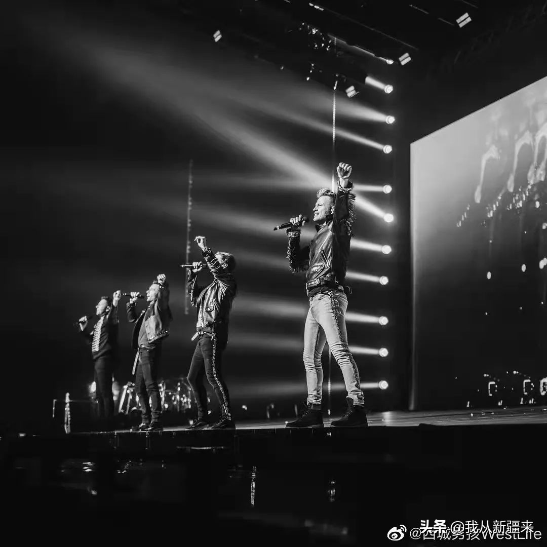 艾丽菲拉丨西域女孩与“西城男孩”的《平凡之路》