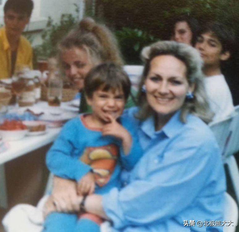 亨利卡维尔超人戴帽子,超人亨利卡维尔腹肌