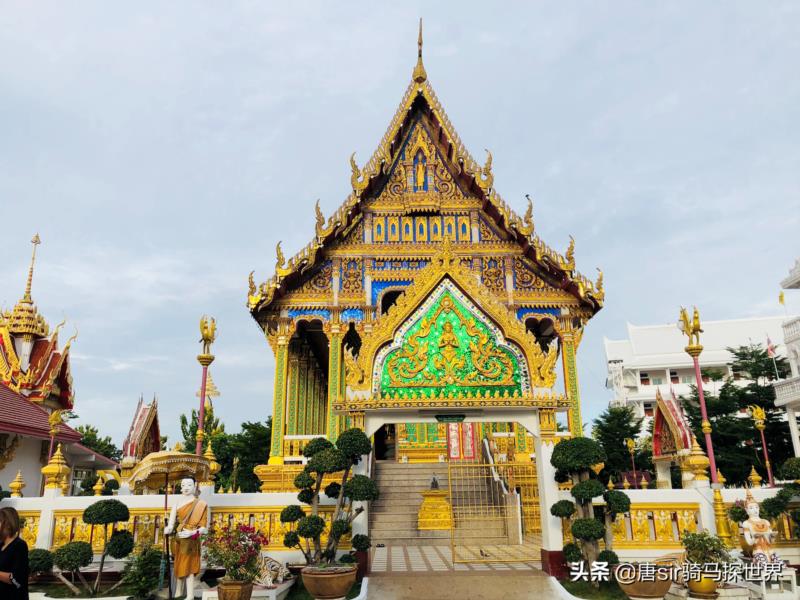 在老挝怎么请美女导游,老挝哪里可以租导游