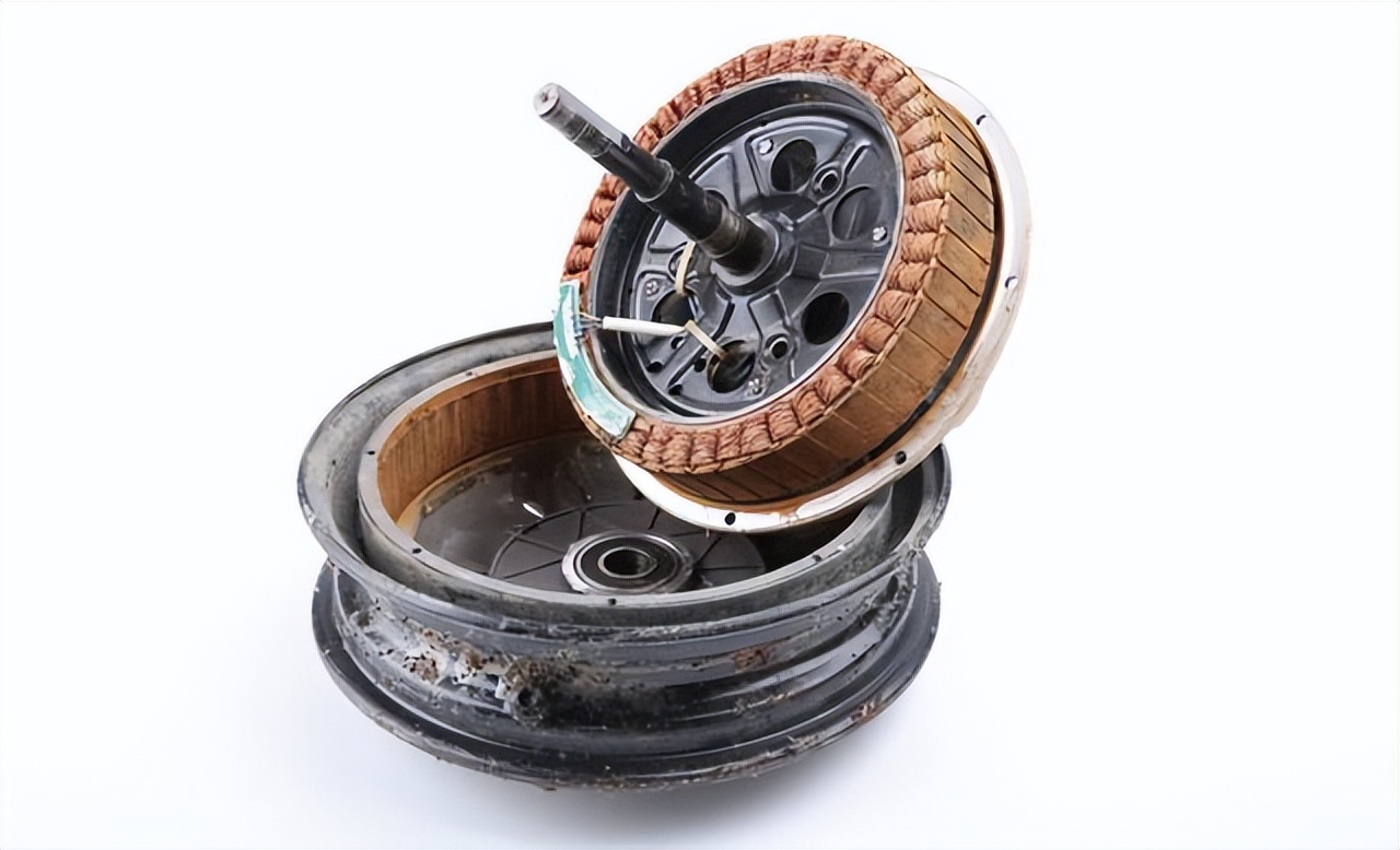 新电动车原装电池和换的电池比较,电动车为什么换电池不如原装电池