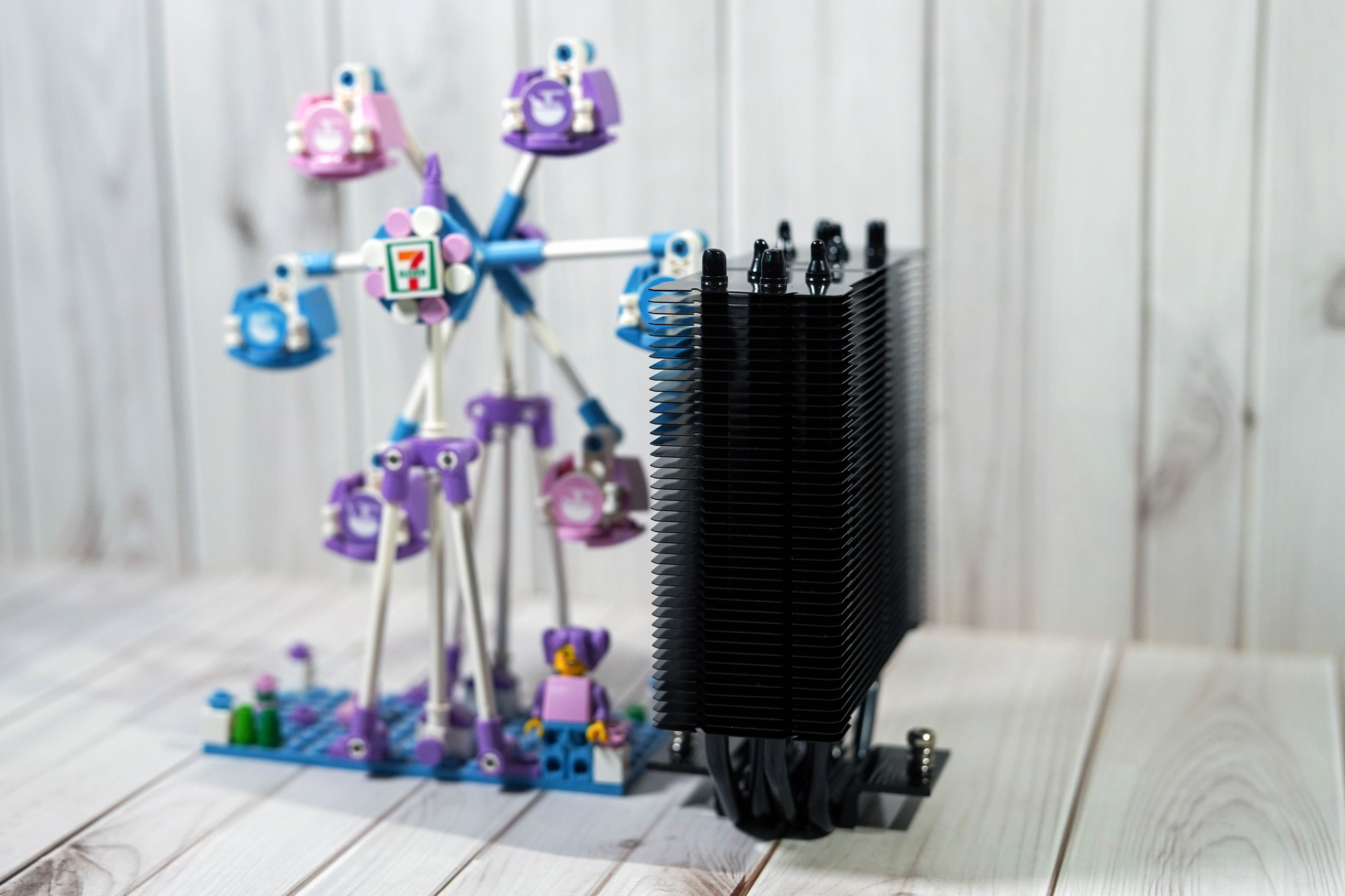 超频三r4000散热器有没有神光同步,超频三东海r4000散热怎么样