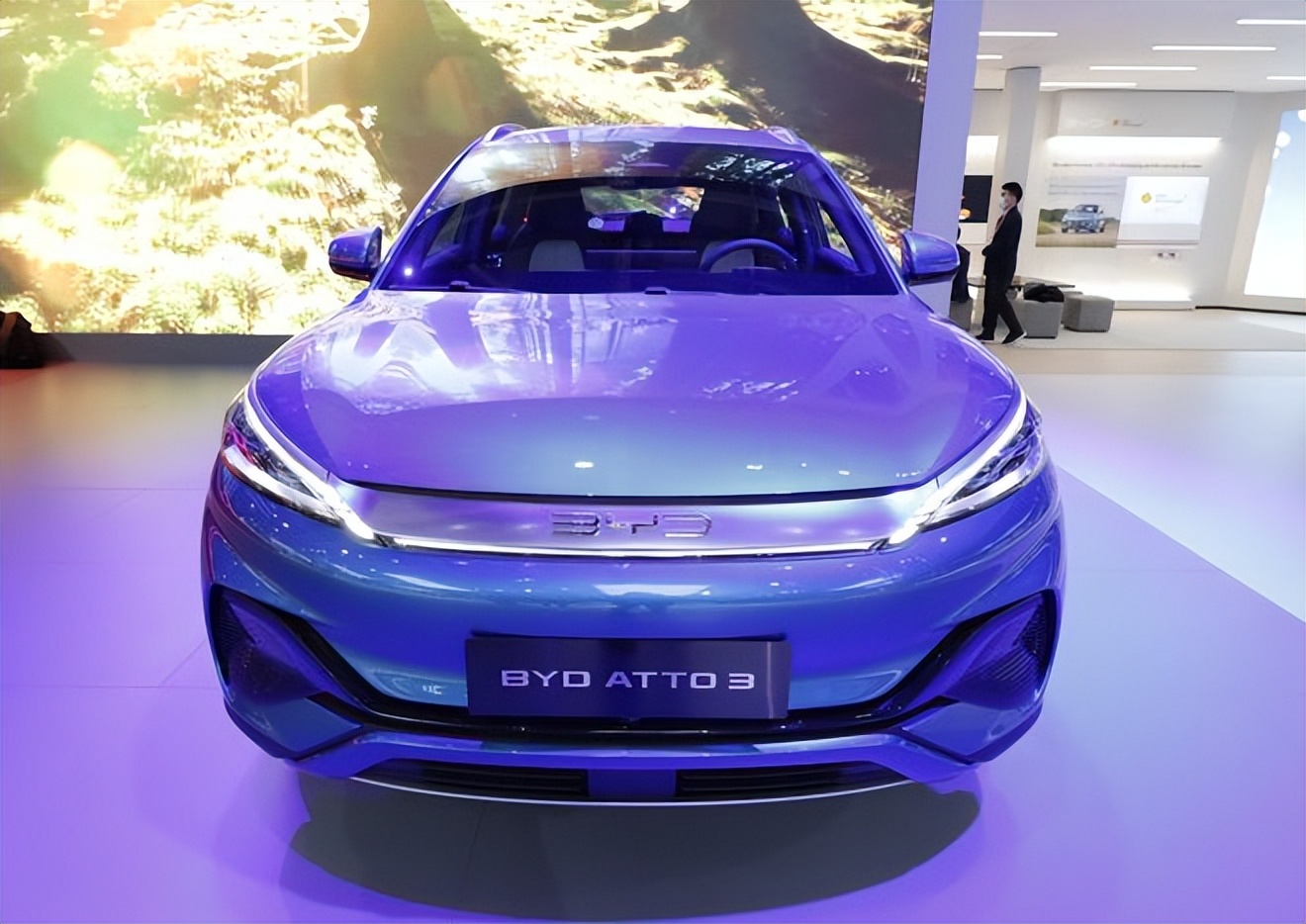 在国外叫ATTO3的比亚迪元PLUS，不仅卖的贵，关键是销量好