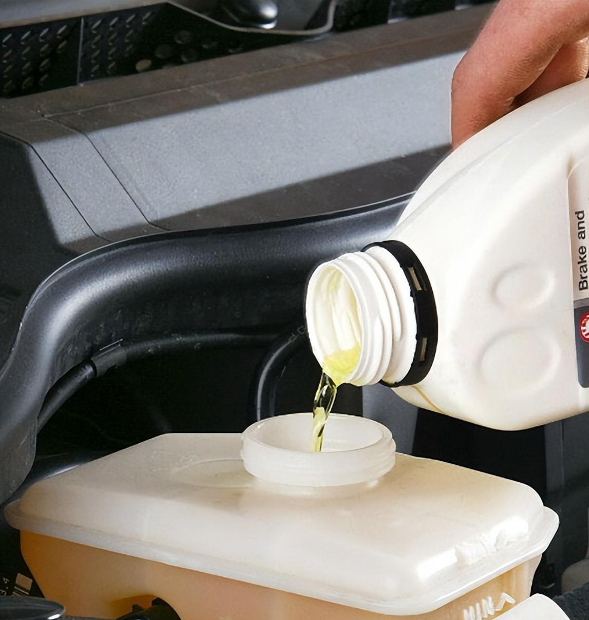 汽车不开最好不要停放多久,汽车一般可以放多久不开没事