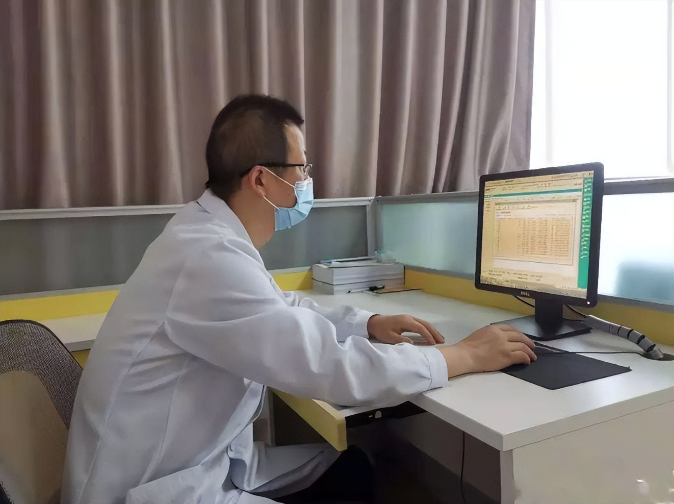 18岁的女孩去医院检查妇科,女生去妇科检查有了对象好多了