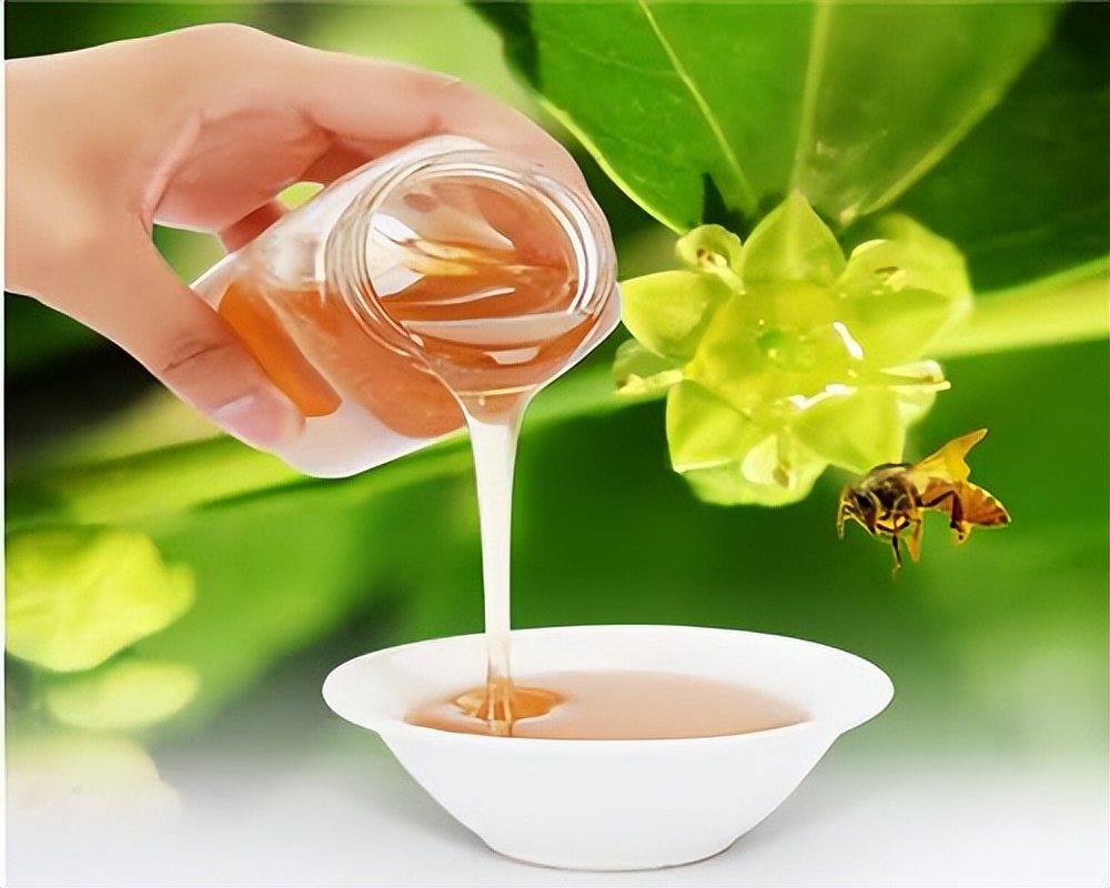 蜂蜜能治脸皮肤过敏发红吗,脸过敏能用鸡蛋清和蜂蜜敷脸吗