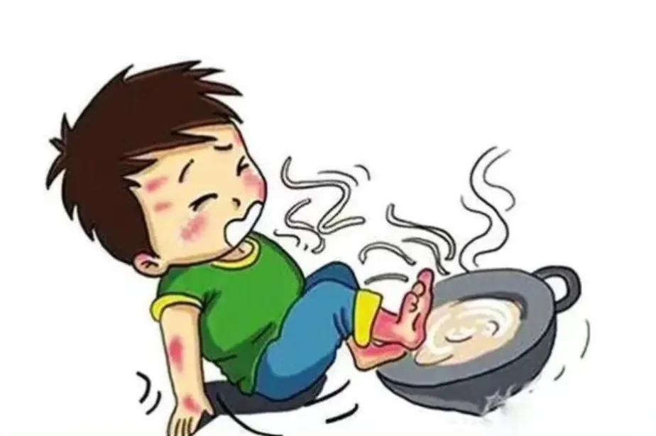 女童店内玩闹烫伤后家长索赔本人,女孩撞上麻辣烫被烫伤家长索赔