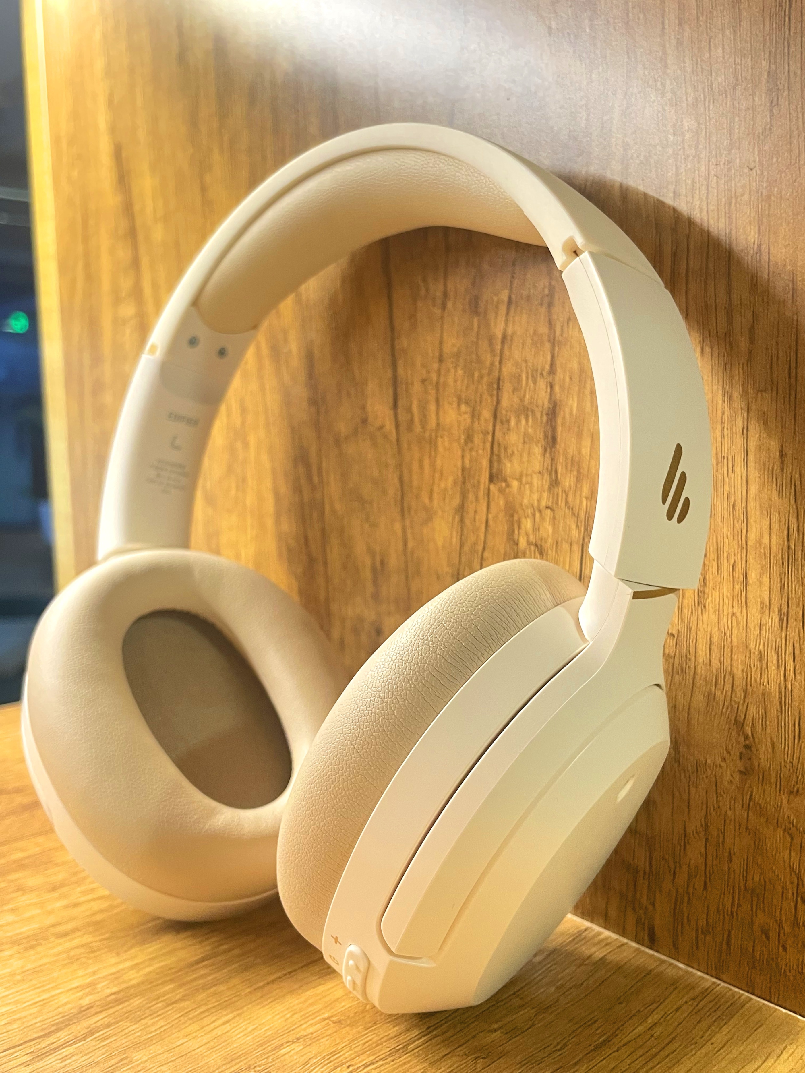 两千左右的耳机和两百的相比,两百以内耳机头戴