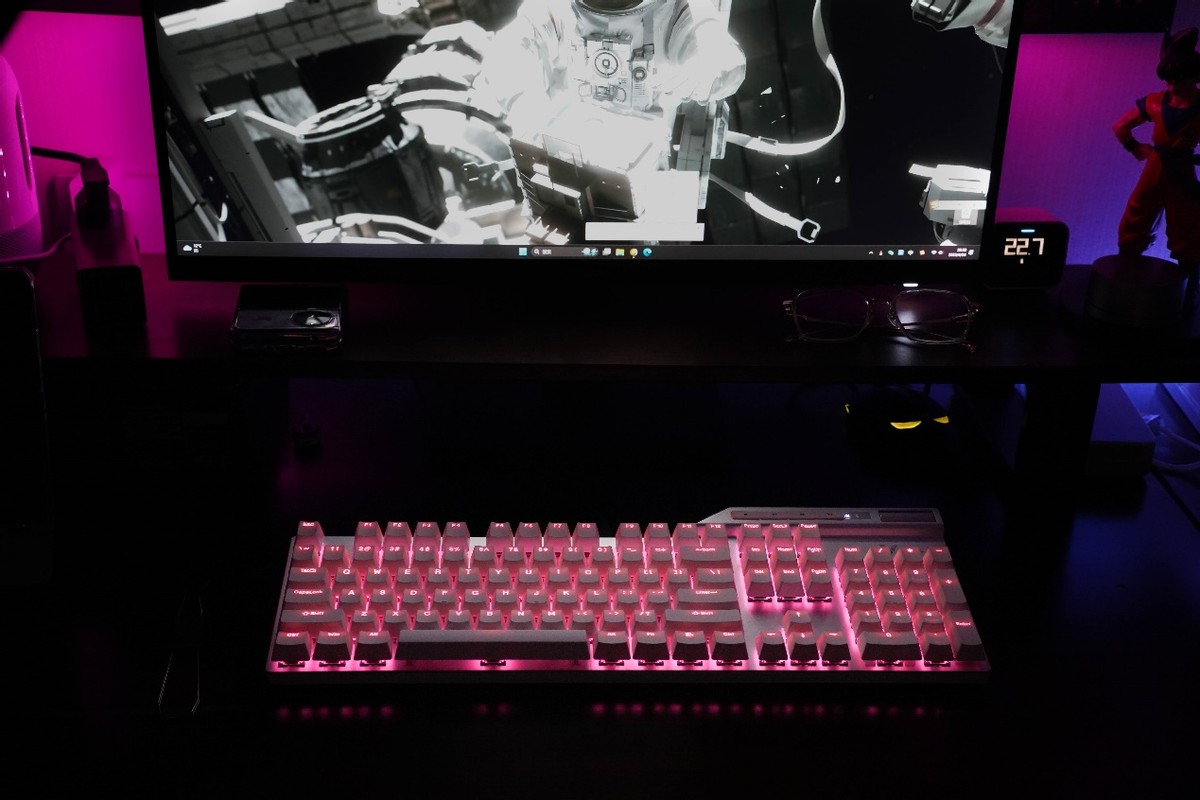 雷柏v700rgb机械键盘用什么轴,雷柏v700rgb合金版是热插拔吗